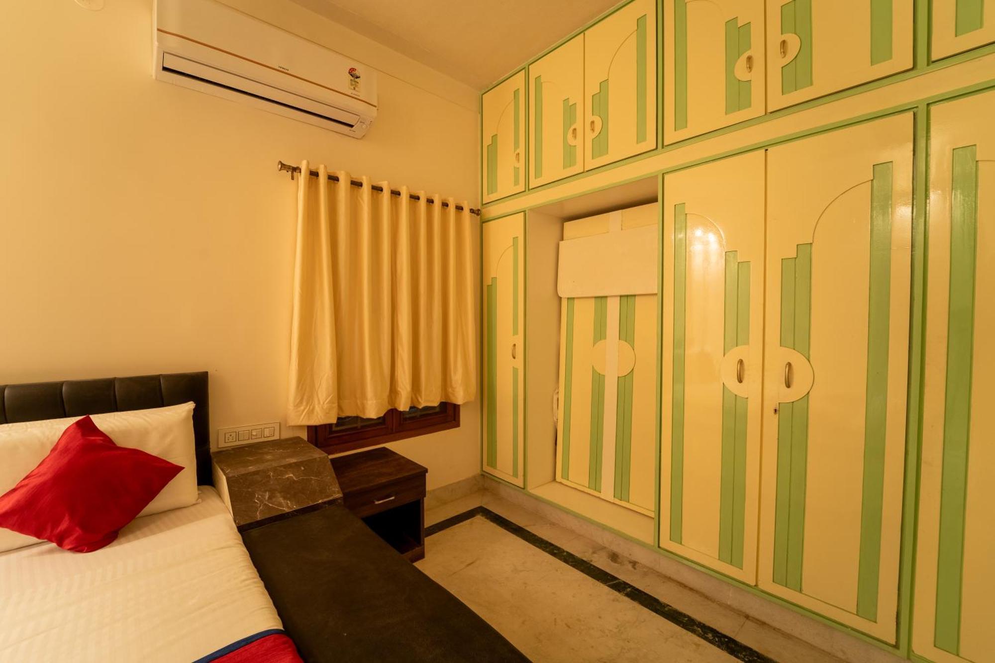 Seasons Suites - Hbr Bangalore Zimmer foto