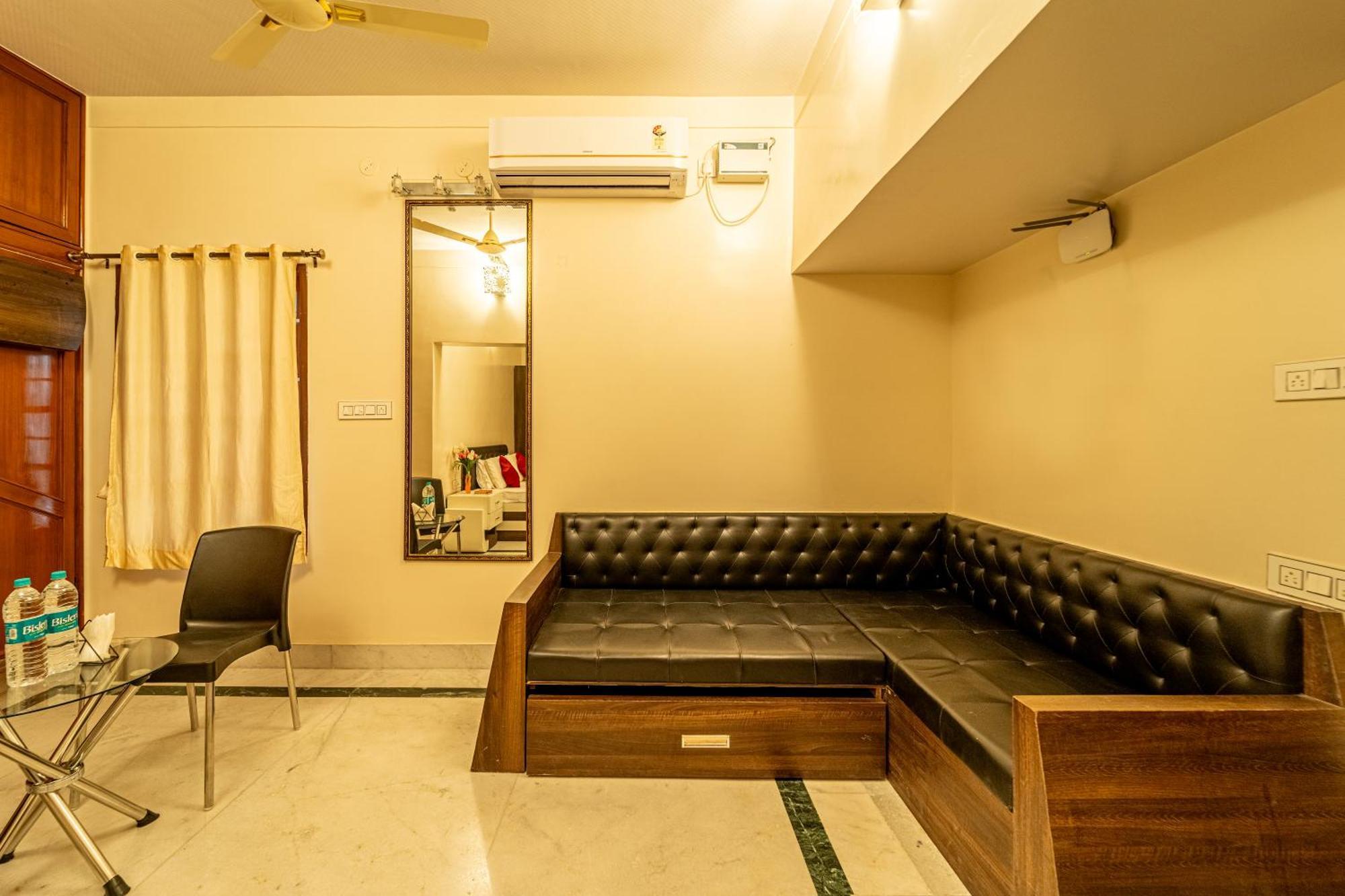 Seasons Suites - Hbr Bangalore Zimmer foto