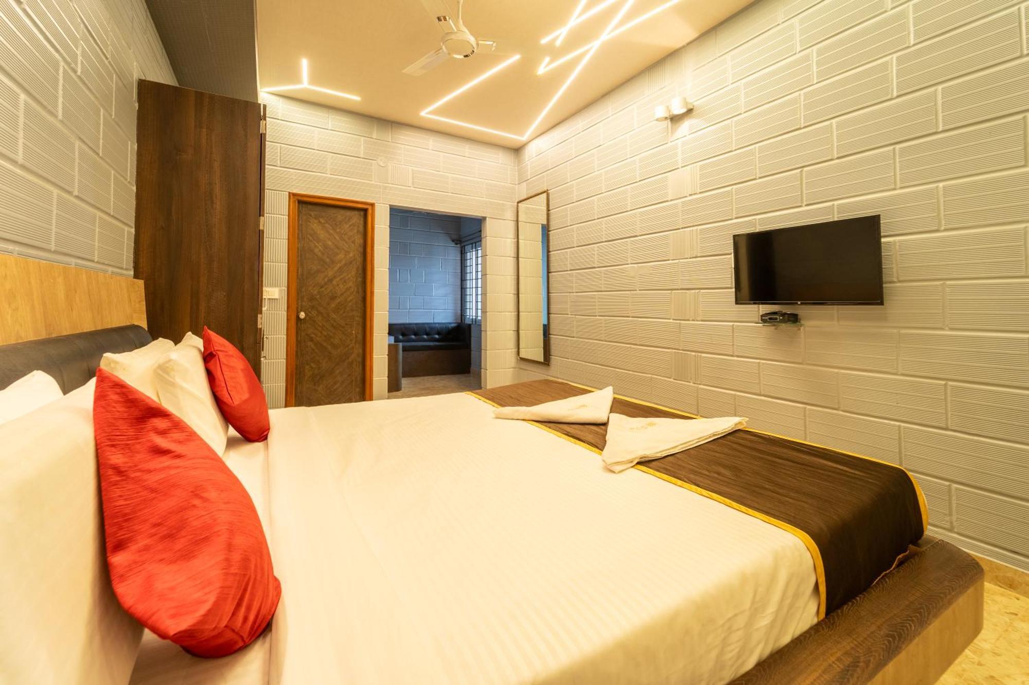 Seasons Suites - Hbr Bangalore Zimmer foto