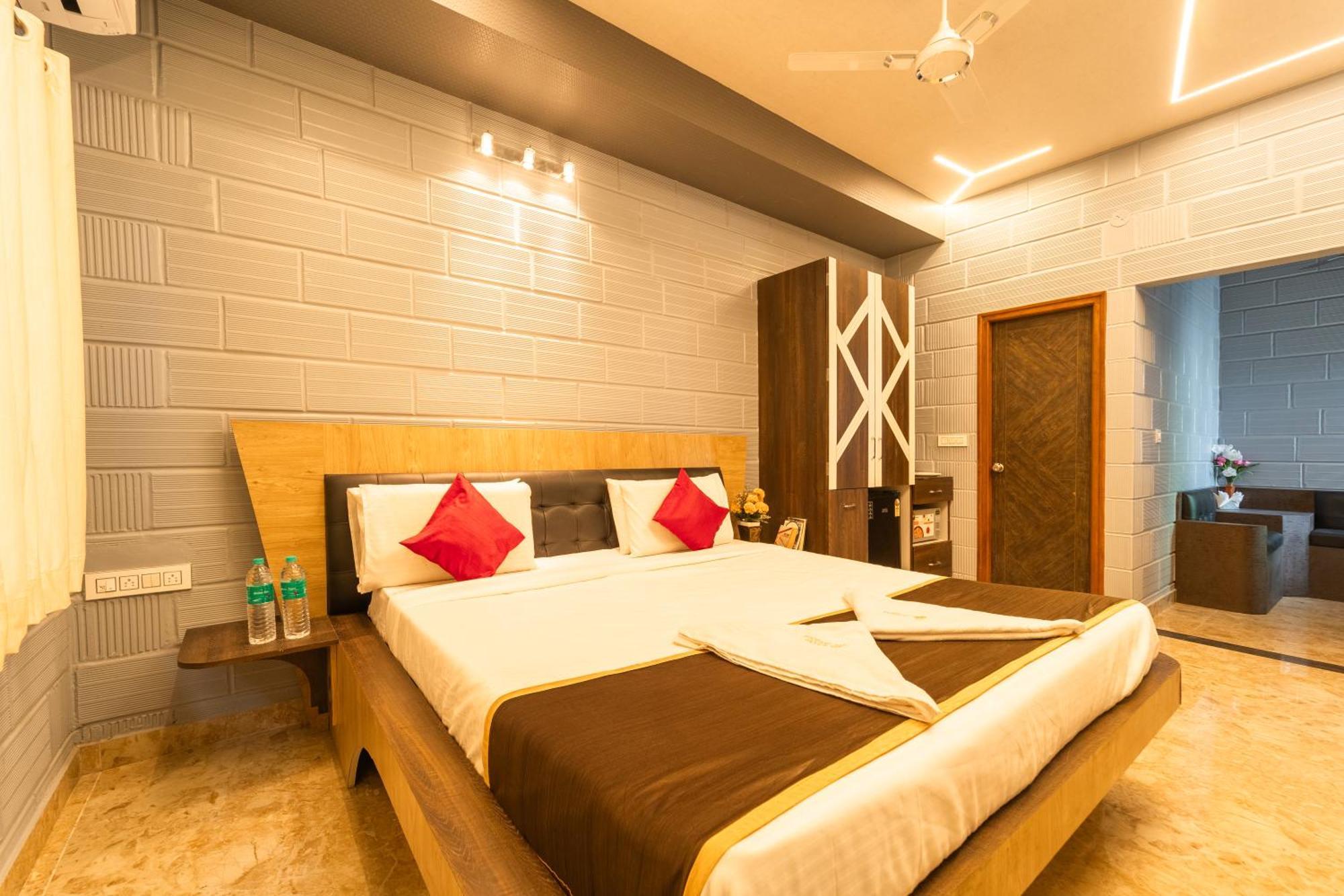 Seasons Suites - Hbr Bangalore Zimmer foto